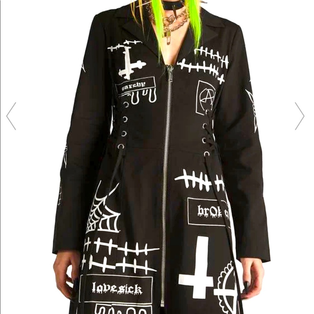 ITS FINALLY HERE!!!! Broken Brains collab with Dollskill Don’t miss out on this!